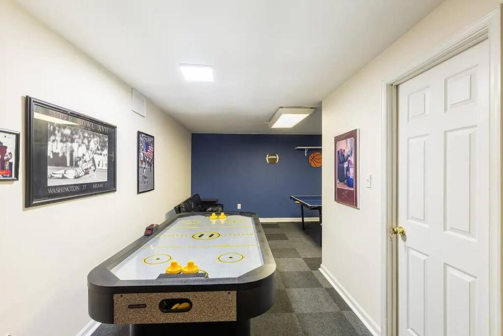 Lrge 5 Bedroom 9 Beds Near Dc-Pool, Hot Tub, Gym, Game Rm, Fire Pit Буі Екстер'єр фото