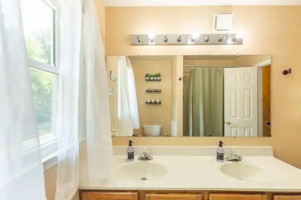 Lrge 5 Bedroom 9 Beds Near Dc-Pool, Hot Tub, Gym, Game Rm, Fire Pit Буі Екстер'єр фото