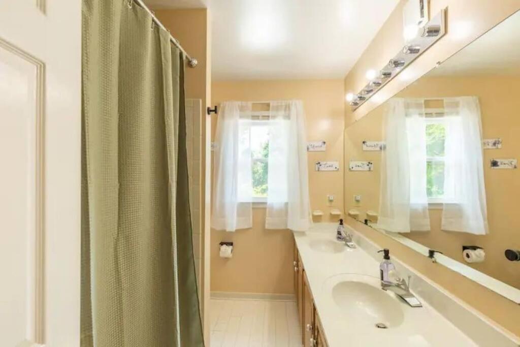 Lrge 5 Bedroom 9 Beds Near Dc-Pool, Hot Tub, Gym, Game Rm, Fire Pit Буі Екстер'єр фото
