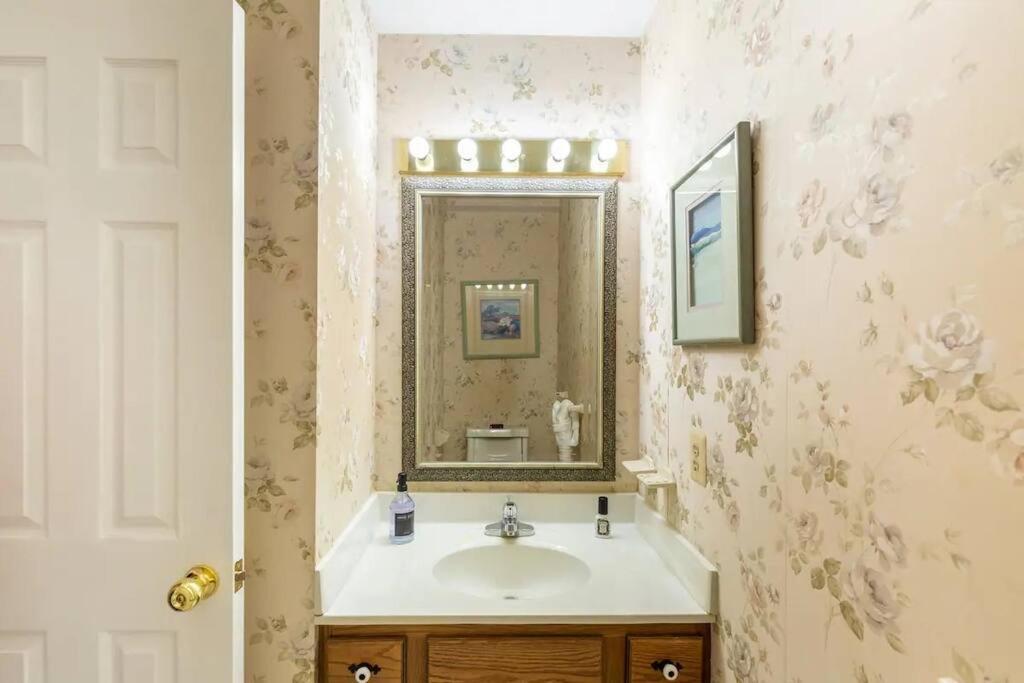 Lrge 5 Bedroom 9 Beds Near Dc-Pool, Hot Tub, Gym, Game Rm, Fire Pit Буі Екстер'єр фото
