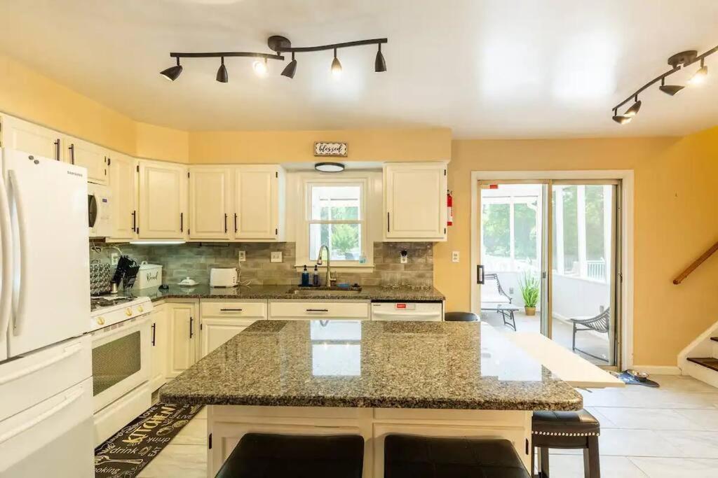 Lrge 5 Bedroom 9 Beds Near Dc-Pool, Hot Tub, Gym, Game Rm, Fire Pit Буі Екстер'єр фото